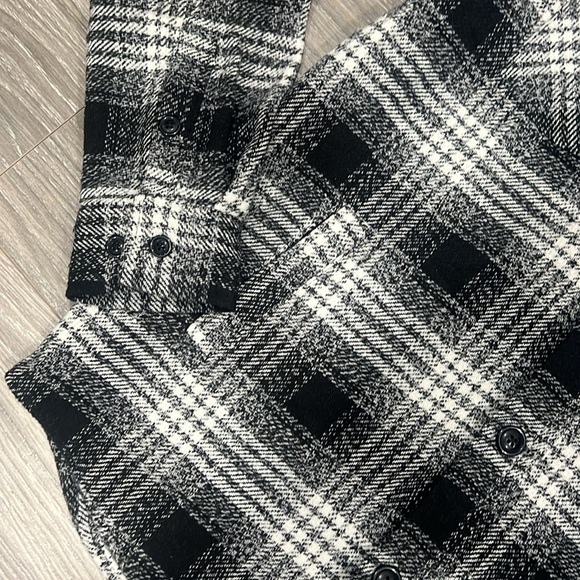 Distortion shirt jacket Flannel. Size L. NWT - Picture 4 of 5